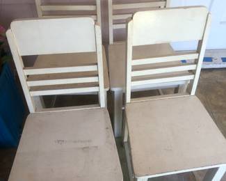 Set of 4 wooden chairs $25
