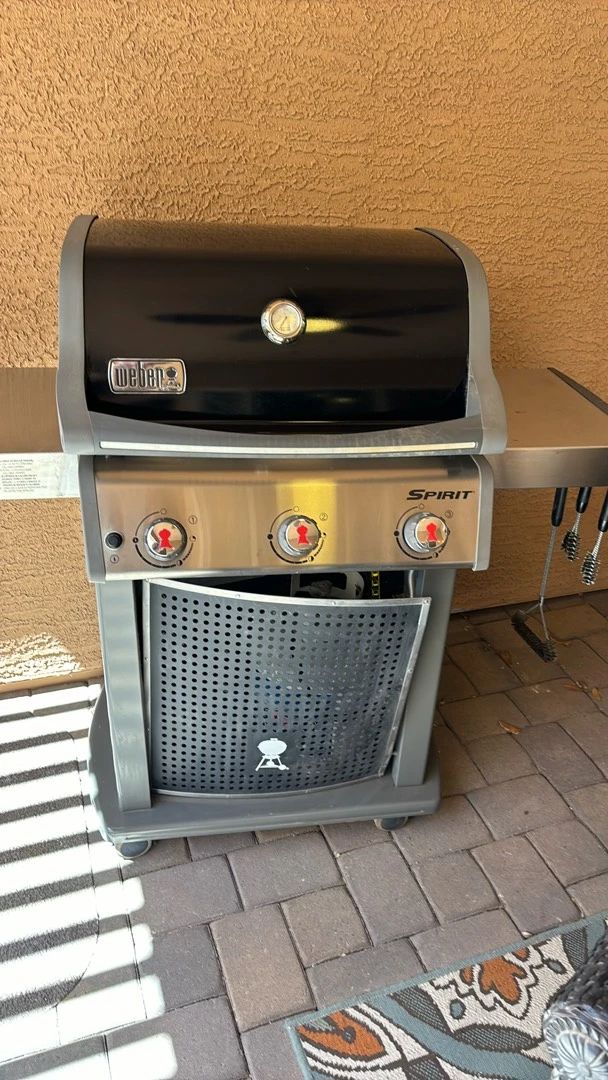 001 Weber grill