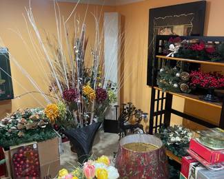 Artificial flowers and plants