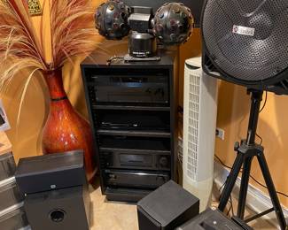 Various stereo and speaker items 