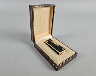 Lot 390 | Vintage Dunhill Black Lacquer Lighter