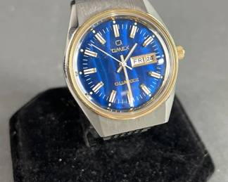 Lot 4e | Q Timex Falcon Eye Watch