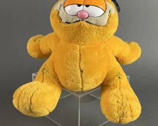 Lot 286 | 1978 Fun Toys "Laid Back" Garfield Plush