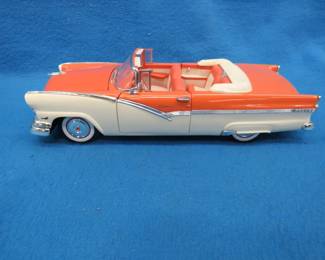 Lot 190. Ertl 1956 Ford Sunliner.&nbsp; 1:18 scale die-cast car.