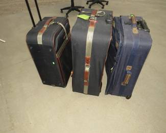 Lot 272. Three pieces of luggage