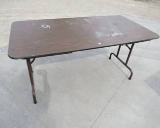 Lot 283. 5' table