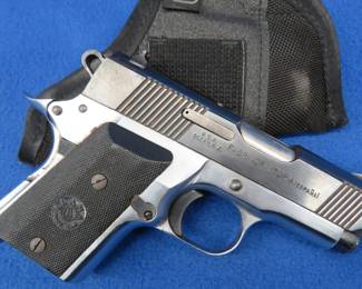 Lot 401. Fabrinor Vitoria LLAMA MINIMA X45, .45 caliber pistol with one magazine and a holster. S/N: 71-04-07989-01