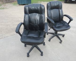 Lot 273. Two Serta office chairs with good hydraulics