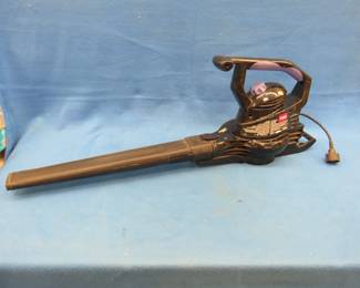 Lot 374. Toro leaf blower