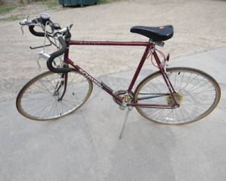 Lot 277. Schwinn 10-speed Sprint road bike