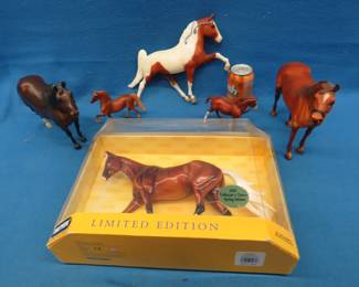 Lot 316. Limited Edition Breyer 2005 Collector's Edition No. 1261 horse in box. 1:9 Scale and five more Breyer horses