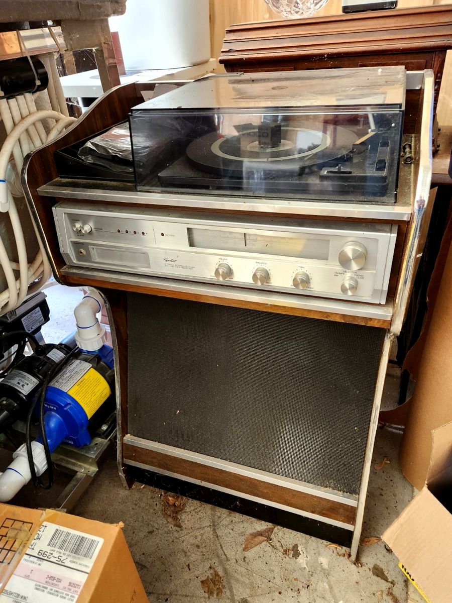 8 Track, Radio Turn Table