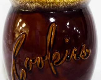 196 - Vintage Hull cookie jar, 8.5"
