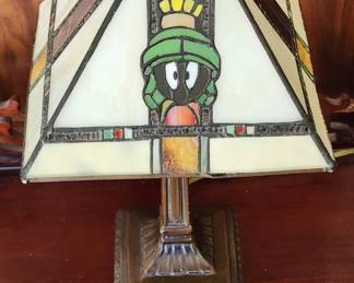 LOONEY TUNES TIFFANY STYLE MARVIN THE MARTIAN TABLE LAMP