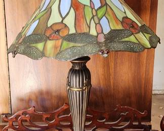 VINTAGE TIFFANY STYLE DRAGONFLY TABLE LAMP