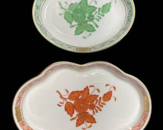 PR OF ANTIQUE AND VINTAGE HAND PAINTED HEREND DISHES