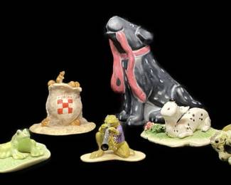 COLLECTION OF FIGURINES FEATURING RETIRED HAGEN RENAKER FROG PLAYING CLARINET