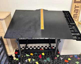 Art table