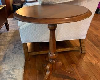 Ethan Allen Round End Table