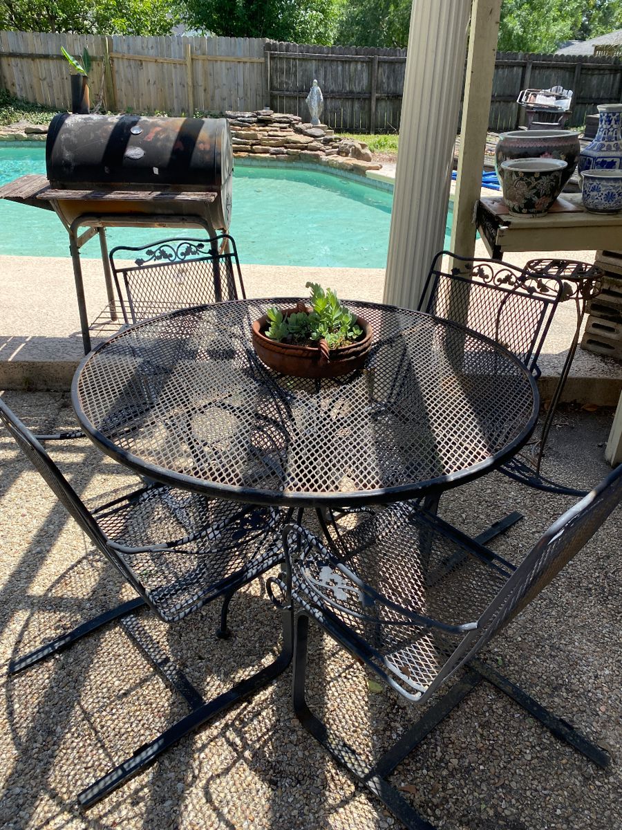 Baton Rouge Estate Sale in Jefferson Terrace... starts on 5/3/2024