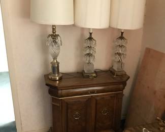 Side table and 3 lamps