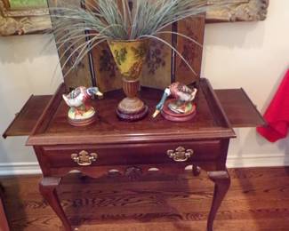 Unique Server With Pull Out Sides