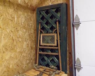 Lattice Folding Screen