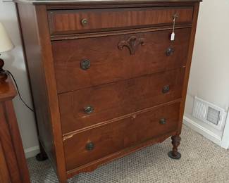 Antique 5 Drawer Chest of Drawers (22"D x 38"W x 51"H)