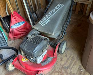 Snapper 21" Hi-Vac Series 9 Walking Lawn Mower