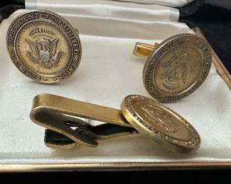 Vintage US President Richard Nixon Commemorative Cuff Links & Tie Clip