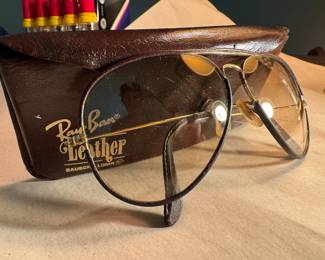 Vintage Ray-Bay Bausch & Lomb Leather Aviator Sunglasses