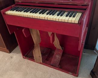 Antique Foldable Estey Organ Corp Brattleboro, Vermont Pump Organ No. 474710