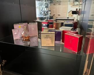 Collection of Women's Perfume & Men's Cologne including Vanterbilt by Gloria Vanderbilt, White Diamonds by Elizabeth Taylor & Red Door by Elizabeth Arden