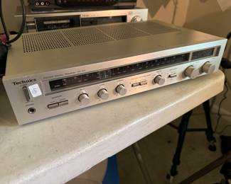 Technics SA-103 AM / FM Stereo Receiver