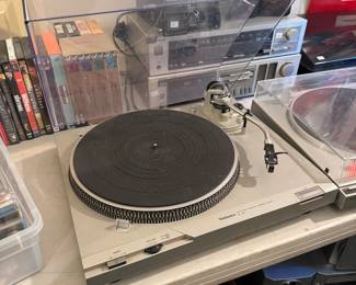 Technics SL-D2 Direct Drive Automatic Turntable