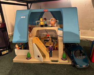 Little Tikes Doll House with Furniture & Figurines