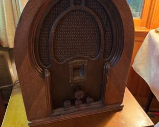 Philco Cathedral Model 89, 1933 Radio / Working Condition