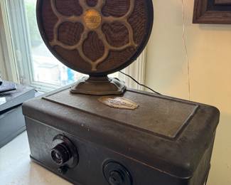 Atwater Kent Model 40 Tube Radio Receiver & Speaker