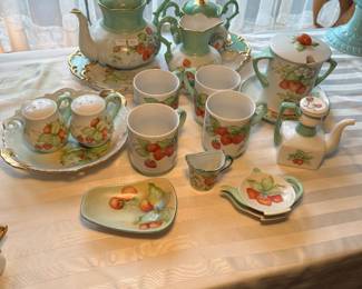 Bareuther Waldsassen Porcelain Tea Set (22pc)