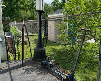 Fry 17 Antique Visible Gas Pump (Guarantee Liquid Measure Co. Rochester, PA)