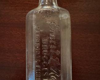 Antique Ernest L Robey Druggist / Herndon VA Fairfax VA Bottle