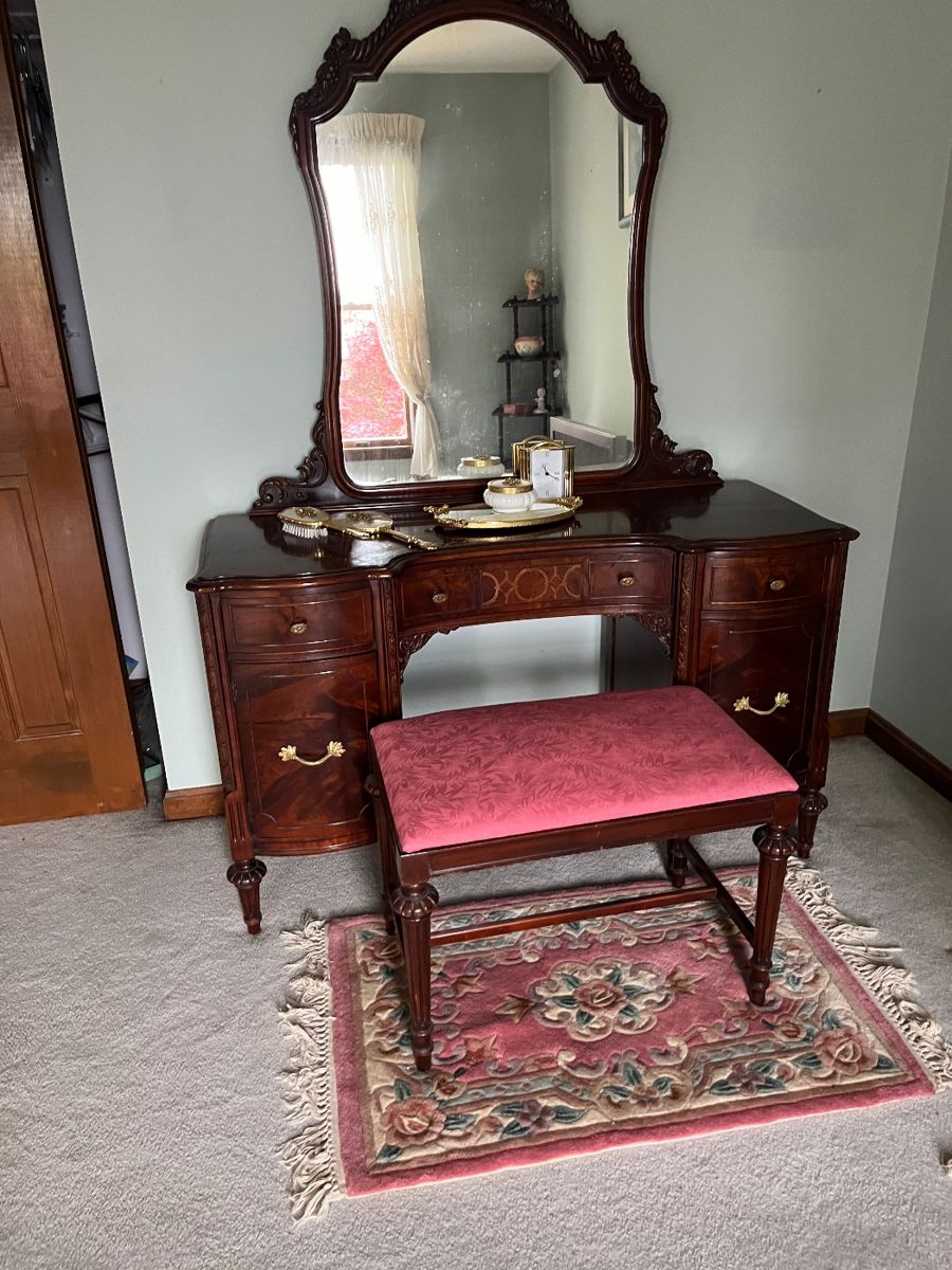 HALF PRICE SUNDAY ESTATE SALE FLORENCE... starts on 5/4/2024