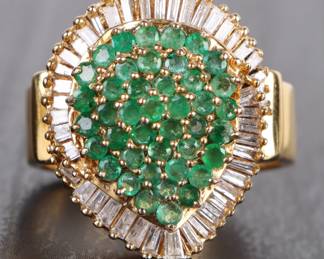 Emerald and Diamond 14 karat gold Ring