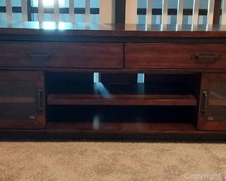 Nice Entertainment Console