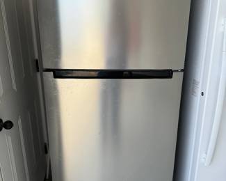 Vissani Refrigerator Freezer