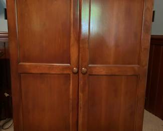 Armoire/Entertainment Center