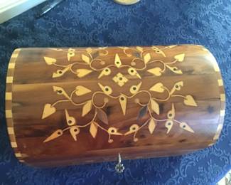 Beautiful inlaid dome top box Document size