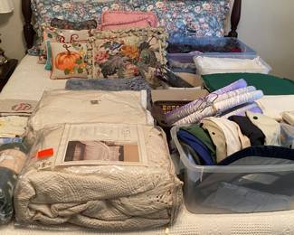 Bedding, Linens and Pillows