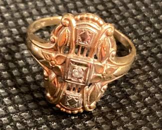 Ladies Gold Ring