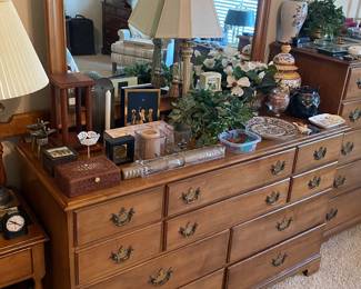 Hartford House by Thomasville Maple Dresser and Mirror